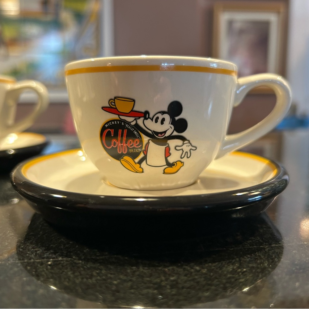Vintage Disney Expresso Set in Perfect Condition